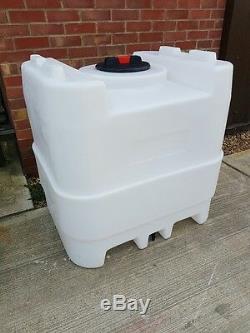 500ltr Water Tank. Ideal for window cleaning systems black tank. Slight seconds