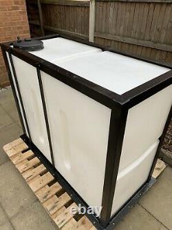 650 litre water tank with frame window cleaning