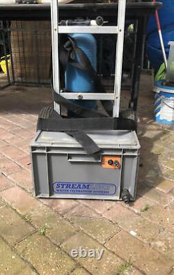 STREAMLINE WINDOW CLEANING TROLLEY for water fed pole system