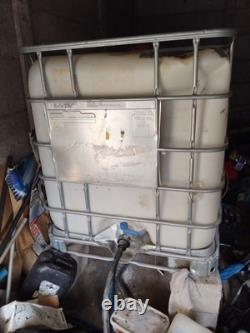 Water Container for Window Cleaning and Other Things Portable