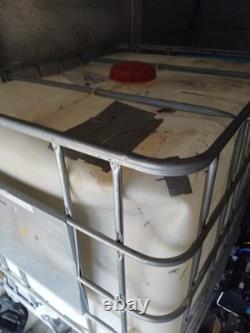 Water Container for Window Cleaning and Other Things Portable