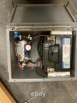 Water Genie Box, Sureflo Pump 100psi, Digital Flow Controller, New battery 12v