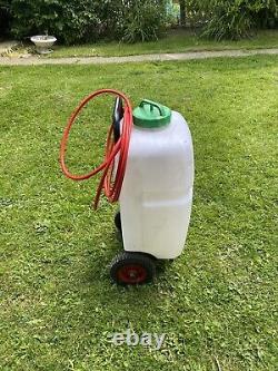 Water fed pole window cleaning backpack
