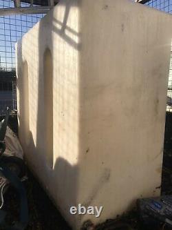 Water tank window cleaning Baffled Upright 750 Litres