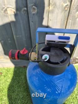 Window Cleaning Equipment. Pure Water, Qleen Purastart Mini Base Station. DI