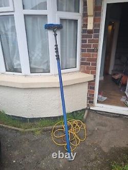 Window cleaning equipment water fed