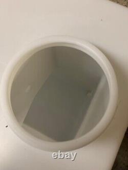 650 Litre Droite Réservoir D'eau Baffled Parfait Pour Le Nettoyage De Fenêtre Et Le Valeting De Voiture