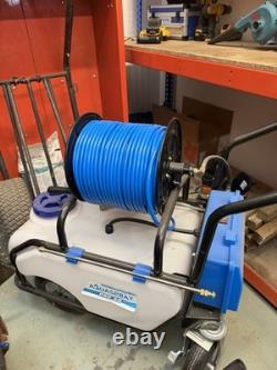 Aquaspray Pro 60L Réservoir de Pulvérisation d'Eau à Batterie avec Brosse et Pôle