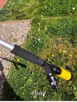 Brosse de nettoyage de fenêtres et de gouttières de 4 m avec embout de jet de gouttière et distributeur de savon