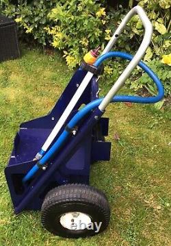 Chariot alimenté par l'eau. Chariot Xline. Complet avec chargeur et 2 seaux de 25 litres.