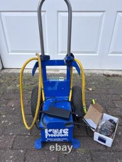 Chariot et pompe Pure Freedom Aquatec 100PSI pour système à mât alimenté en eau