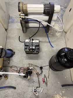 Composants de système de purification d'eau pour le nettoyage de fenêtres à monture ou pièces