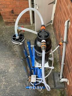 Détail De Voiture De Nettoyage De Fenêtre De Purificateur D’eau