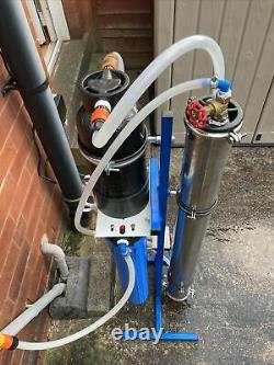 Détail De Voiture De Nettoyage De Fenêtre De Purificateur D’eau