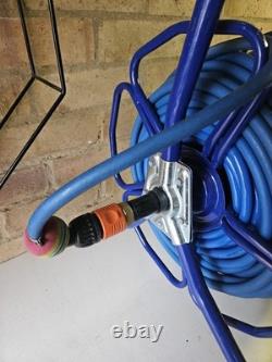 Dévidoir métallique robuste W F P bleu avec 100 m de tuyau MINIBORE de 8 mm