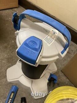 Kit de nettoyage à l'eau pure Unger sans perche télescopique ni tête de brosse, neuf dans la boîte.