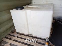 Réservoir d'eau, 400 Litres avec Cloison pour le Nettoyage de Voiture et de Fenêtres. Drive Clean