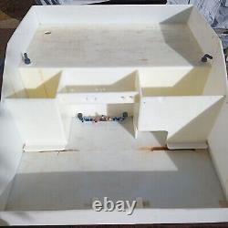 Réservoir d'eau de nettoyage de vitres personnalisé de 325L pour une personne dans un petit fourgon Caddy Connect Combo