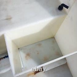 Réservoir d'eau de nettoyage de vitres personnalisé de 325L pour une personne dans un petit fourgon Caddy Connect Combo