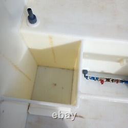 Réservoir d'eau de nettoyage de vitres personnalisé de 325L pour une personne dans un petit fourgon Caddy Connect Combo