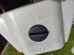 Réservoir d'eau en plastique de 150 litres pour le nettoyage de vitres, le lavage de voitures, le camping et le stockage.