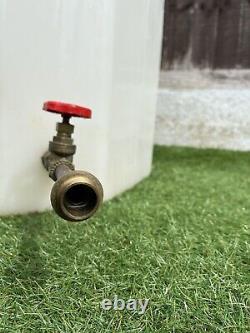 Réservoir d'eau en plastique de 250 litres à baffles pour le nettoyage des vitres, le camping et le nettoyage de voitures.