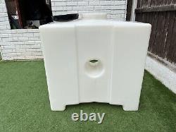 Réservoir d'eau en plastique de 250 litres à baffles pour le nettoyage des vitres, le camping et le nettoyage de voitures.