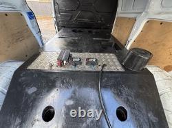 Réservoir d'eau pure à bafflage plat de 850 litres, système de nettoyage de fenêtres pour 2 opérateurs