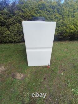Réservoir d'eau vertical à chicanes de 650 litres, parfait pour le nettoyage de vitres et le lavage de voitures