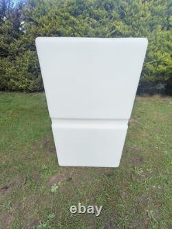 Réservoir d'eau vertical à chicanes de 650 litres, parfait pour le nettoyage de vitres et le lavage de voitures