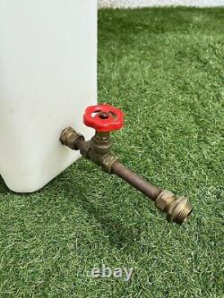 Réservoir de stockage d'eau en plastique bafflé de 250 litres pour le nettoyage de vitres, le camping et le nettoyage de voitures.