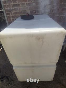 Réservoir de stockage d’eau pour nettoyage haute pression / réservoir pour nettoyage de vitres