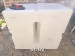 Réservoir de stockage d’eau pour nettoyage haute pression / réservoir pour nettoyage de vitres
