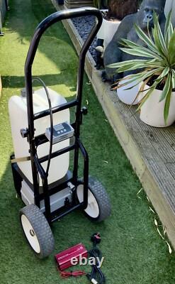 Système de chariot de nettoyage de fenêtres portable à eau pure Streamflo 25ltr