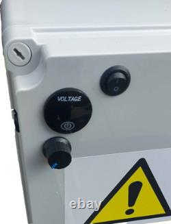 Système de nettoyage de fenêtres WFP avec pôle alimenté par eau, produit chimique softwash 12v 12ah WFP