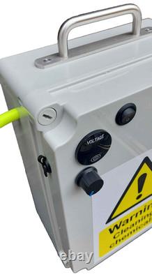 Système de nettoyage de fenêtres WFP avec pôle alimenté par eau, produit chimique softwash 12v 12ah WFP