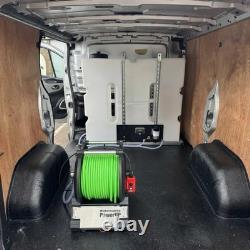 Système de nettoyage de fenêtres Wfp monté sur camion pour un seul opérateur Cleanlynk Core 800l