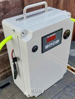 Système de nettoyage de fenêtres avec perche alimentée en eau 12v 12ah WFP sur mesure Royaume-Uni