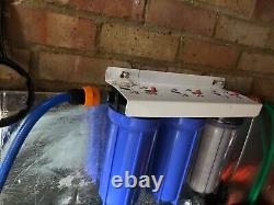 Système de perche d'alimentation en eau purifiée pour le nettoyage des fenêtres